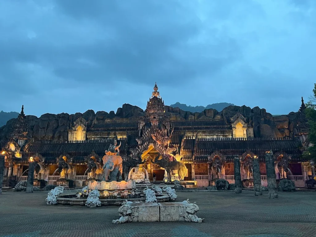Phuket-Fantasea1-Thailand