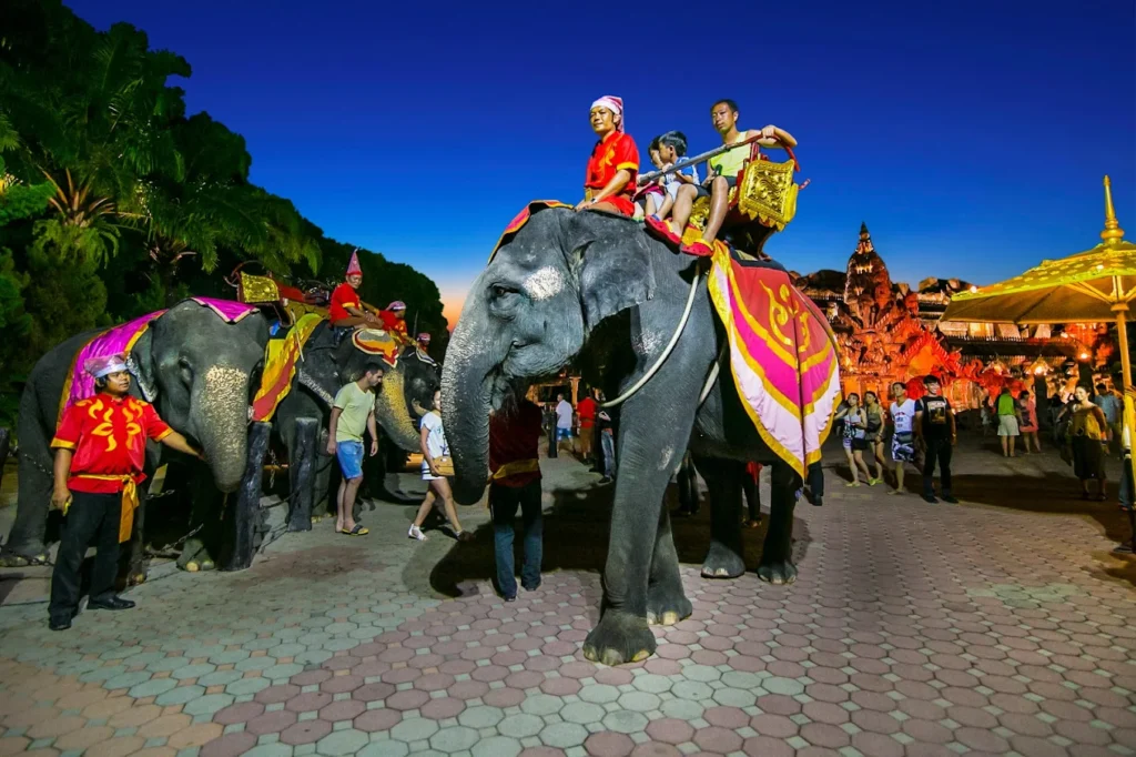 Phuket-fantasea-Thailand-3EL